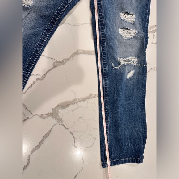 🌸 Miss Me Distressed Boyfriend Ankle Jean Size 30🌸 - Picture 5 of 10